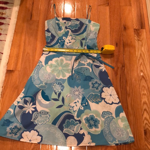 3/$25 New York and company size 6 dress - Picture 2 of 7